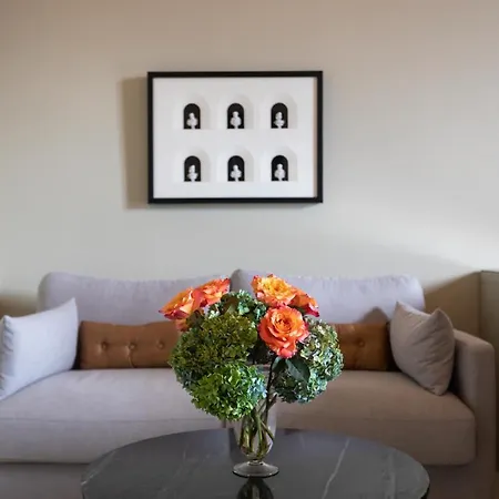 Domus 21 Luxury Gasthuis 4*